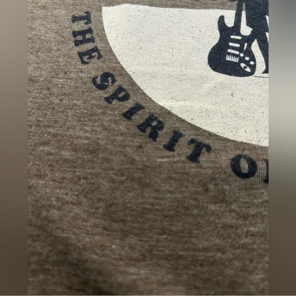 FENDER Brown Sunset Spirit of Rock n Roll Surfboard T-Shirt Unisex NWT - Picture 3 of 8